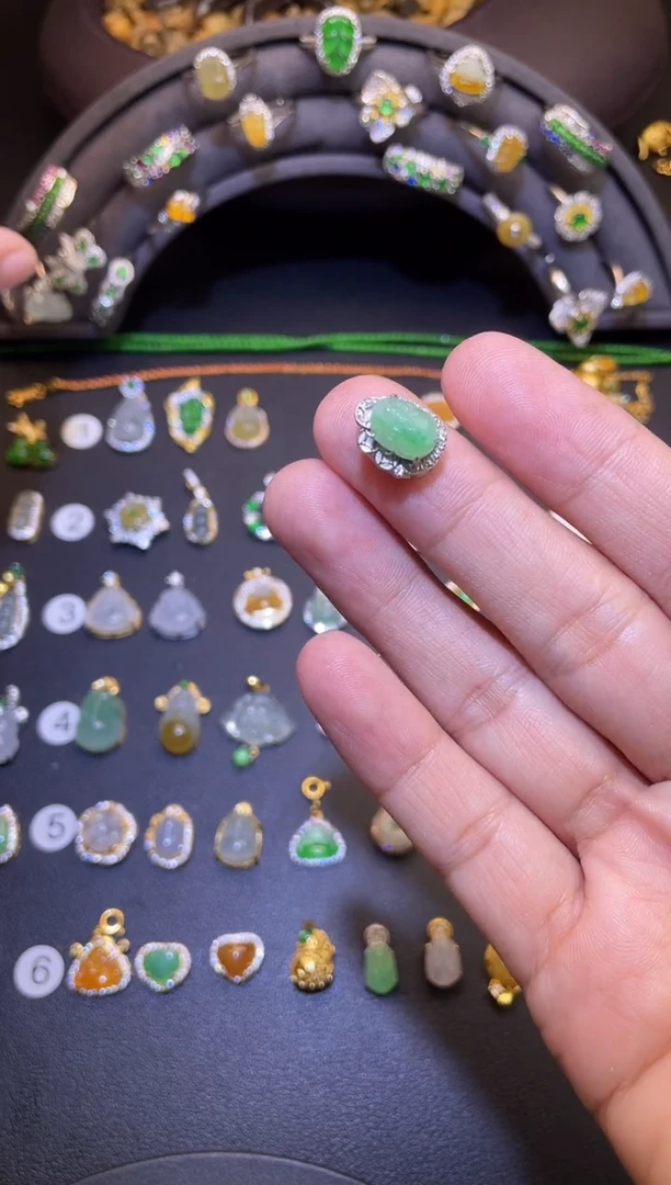 吊坠(不含链)未镶嵌翡翠1