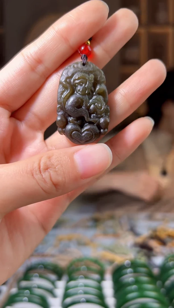 颈饰未镶嵌和田玉拍一发一，拍一发一