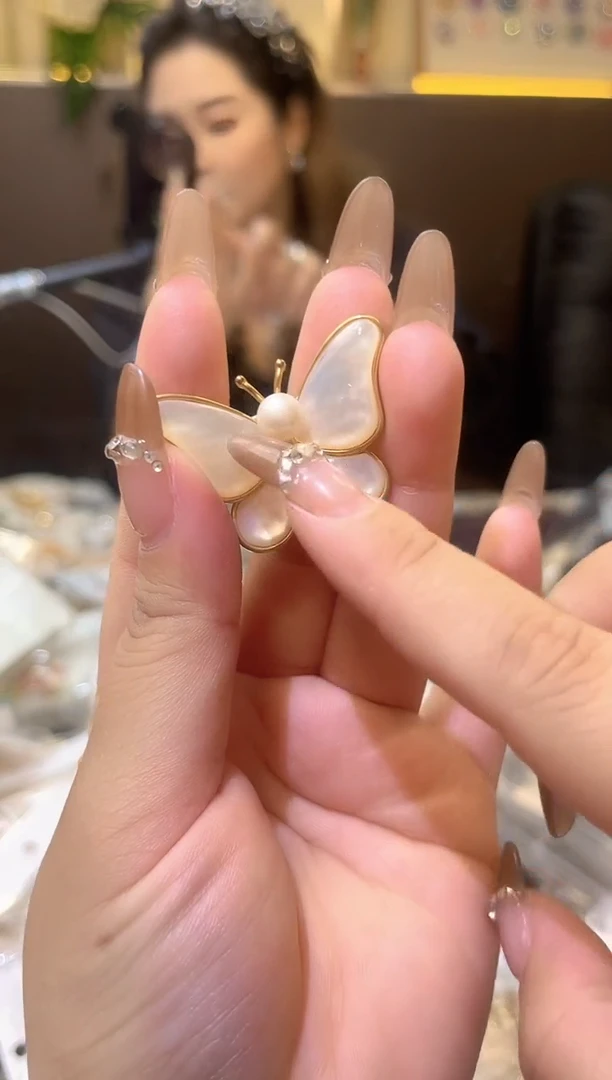 锆石铁合金精品饰界