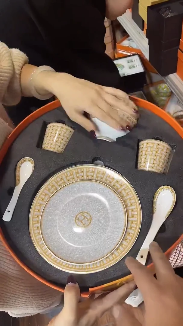 杯鸿辉家品牌瓷器，京东包邮！