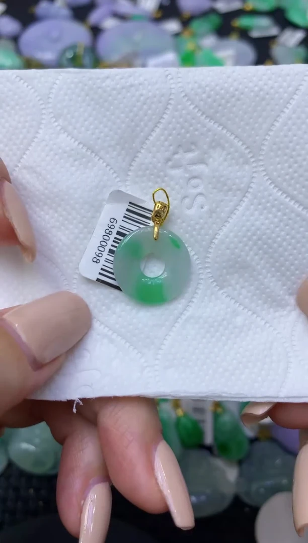 颈饰未镶嵌翡翠天然缅甸翡翠A货