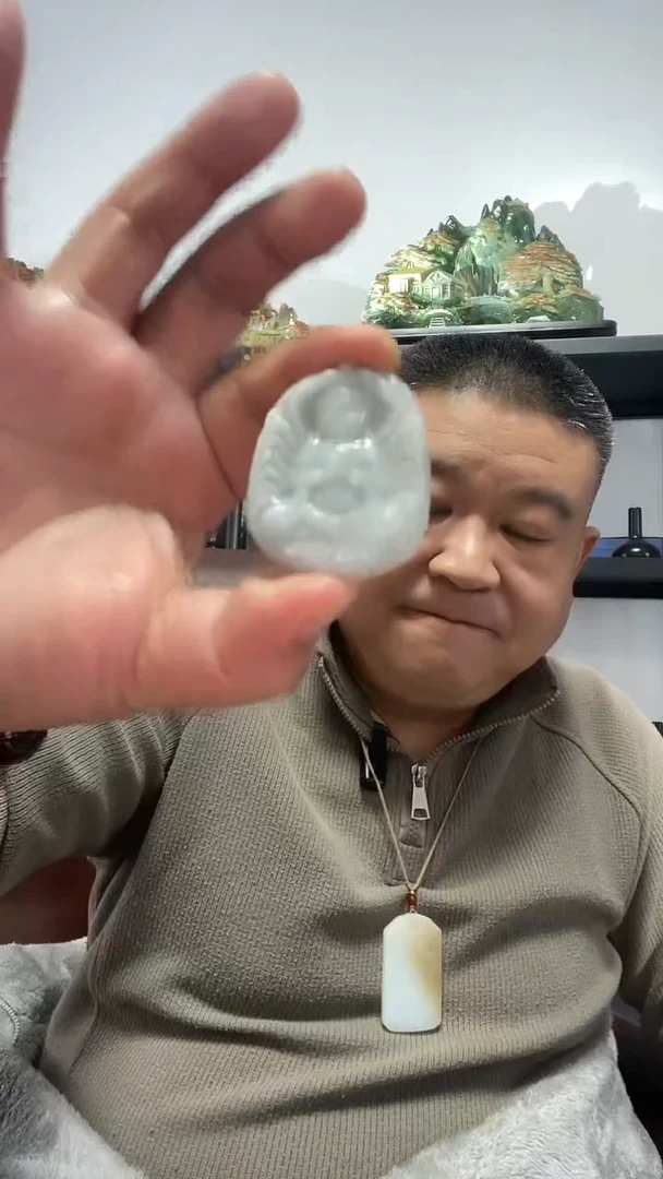 吊坠(赠链)未镶嵌翡翠千手观音吊坠