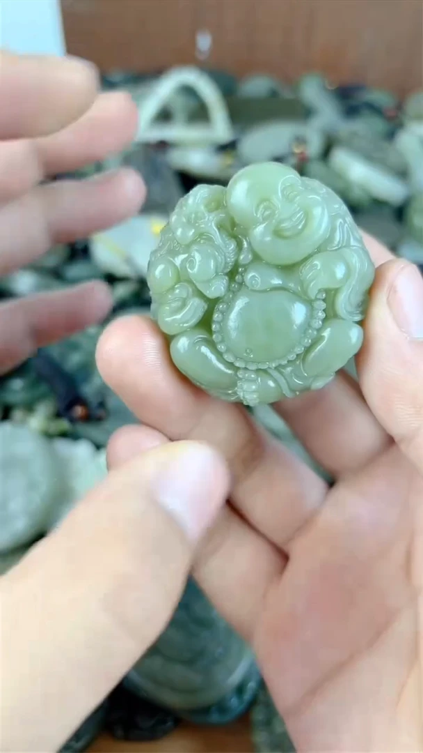 和田玉未镶嵌颈饰1