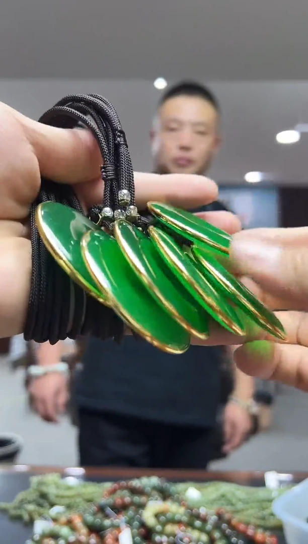 石材绿平安扣-多样性发货其中发一