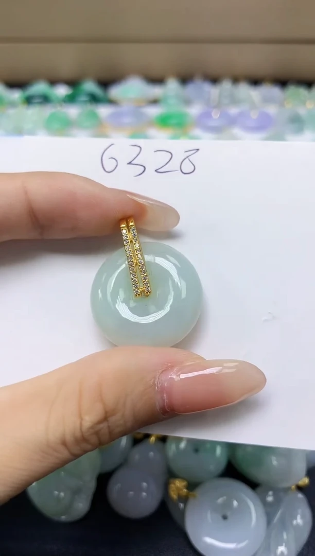 翡翠未镶嵌颈饰 天然缅甸翡翠A货