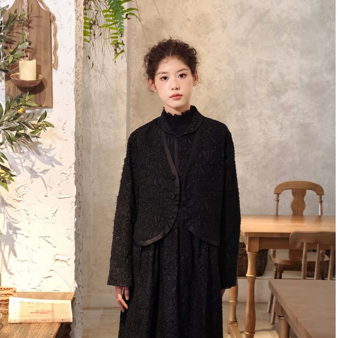 重工棉麻剪花缎面包边弧形设计感宽松显瘦短外套女H163531