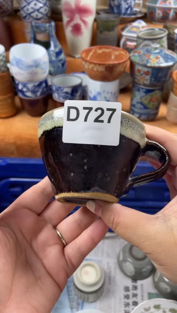 D727