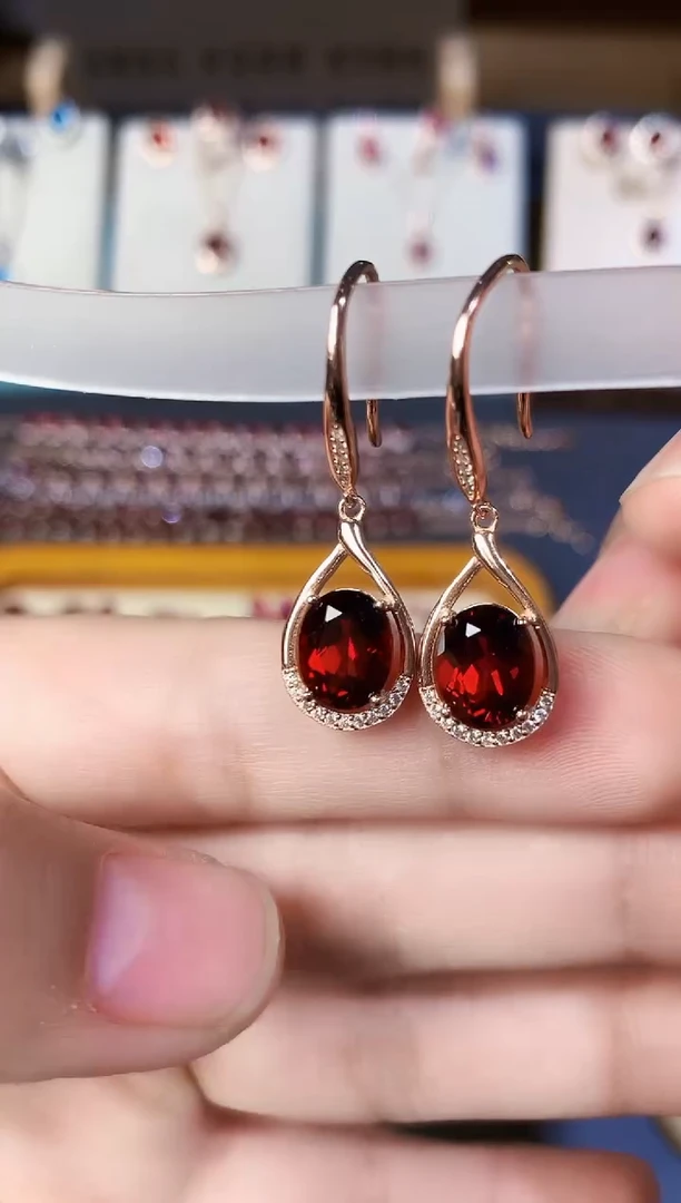 银S925镶嵌耳钩石榴石天然