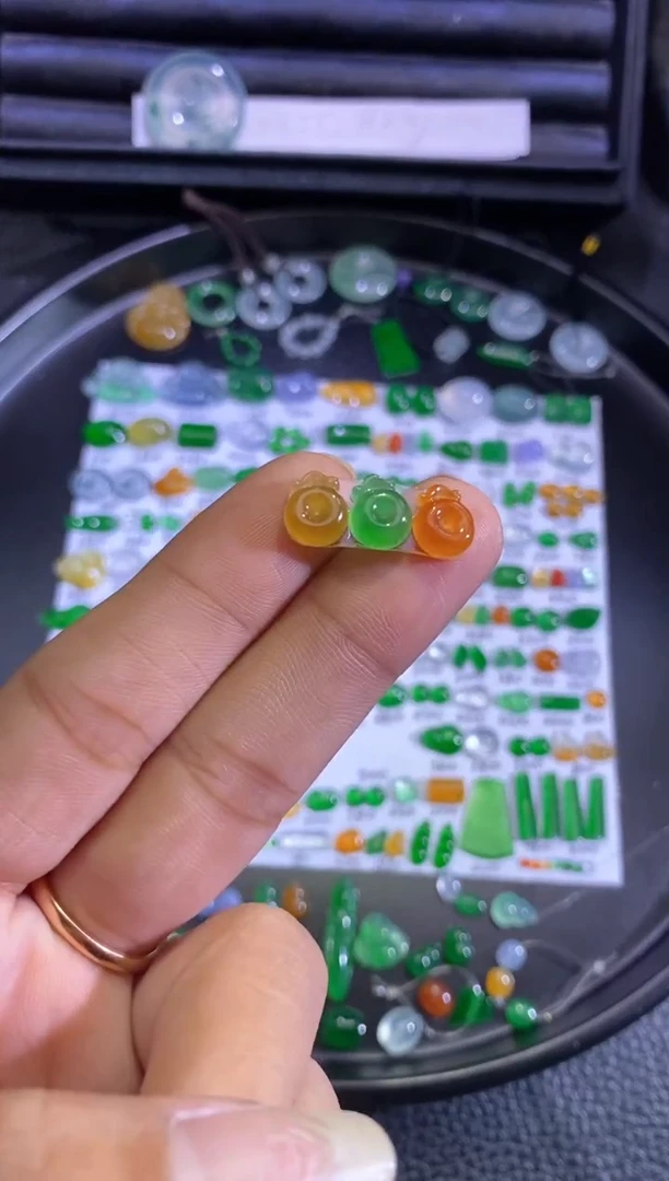 未镶嵌挂件翡翠扣子