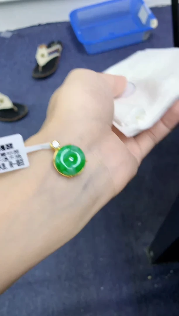 颈饰未镶嵌翡翠天然缅甸翡翠A货多样性发一件