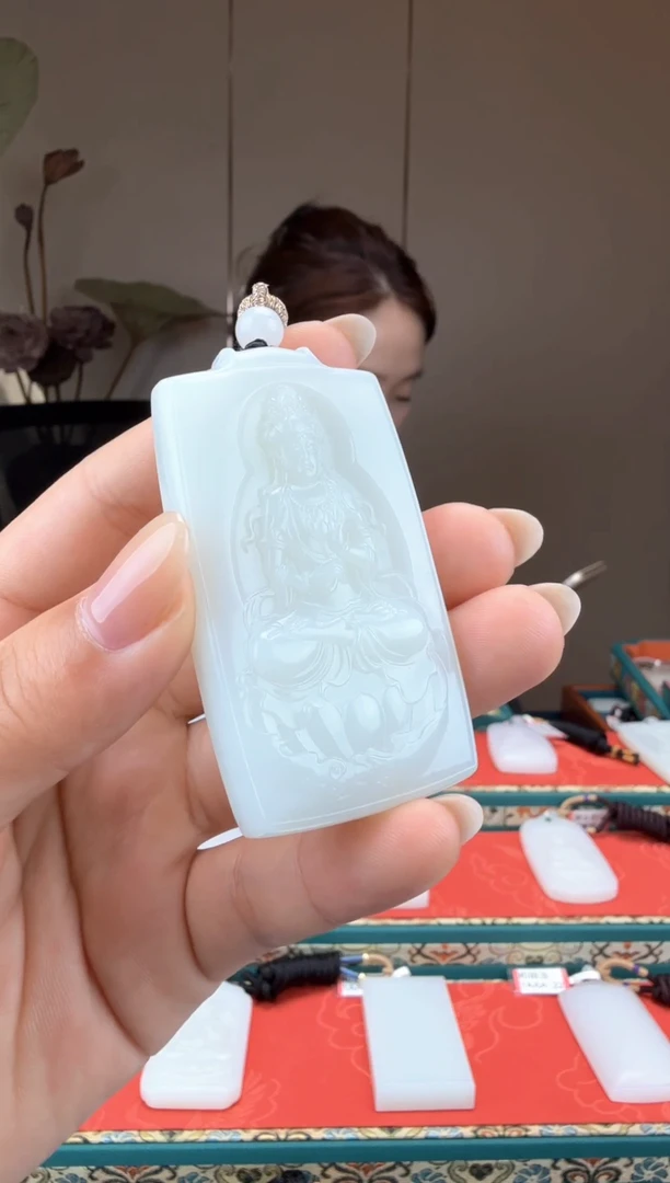 和田玉未镶嵌颈饰1