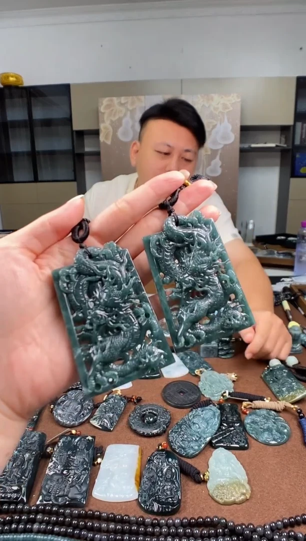 颈饰未镶嵌翡翠 多样性发其一