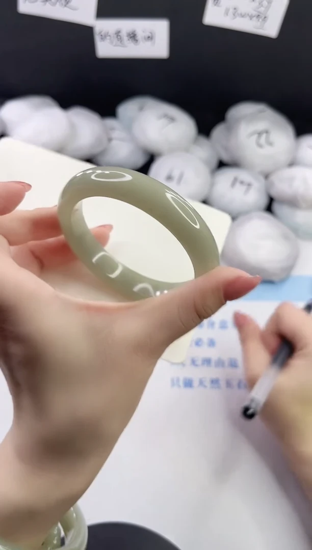 未镶嵌手镯石英质玉多样性发货L128