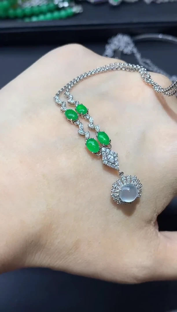 颈饰18K金镶嵌翡翠500-中国好珍宝