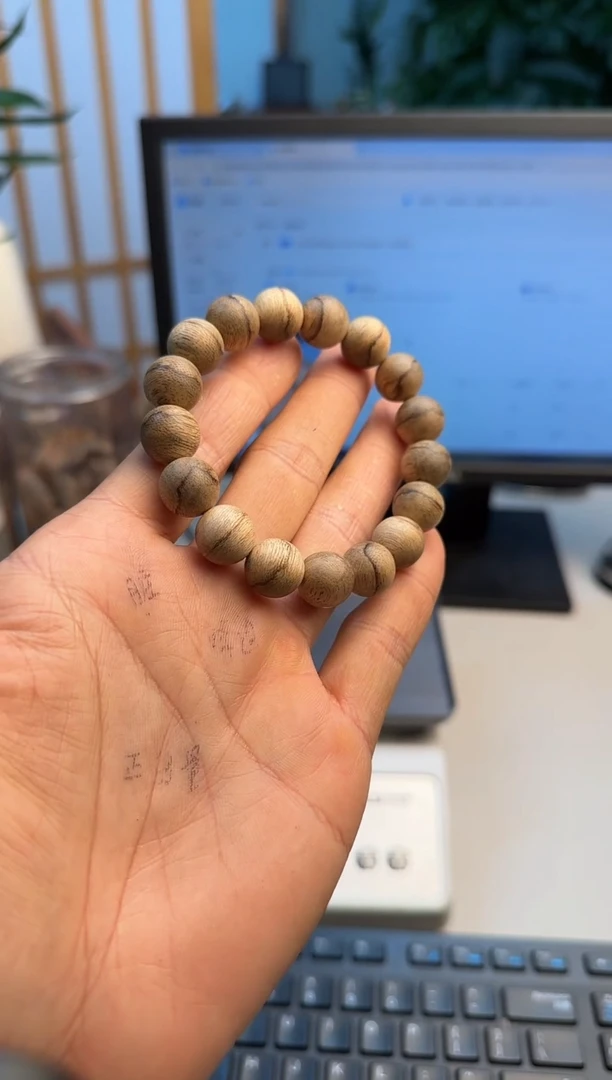 沉香手串达拉干沉香