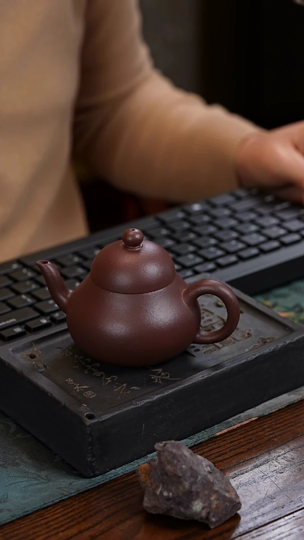 茶壶紫砂老款梨形0150cc 四底 全手工