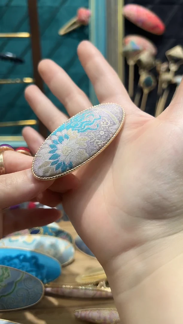 【闪购商品】【一物一拍专车】香芋紫带蓝鸭嘴夹