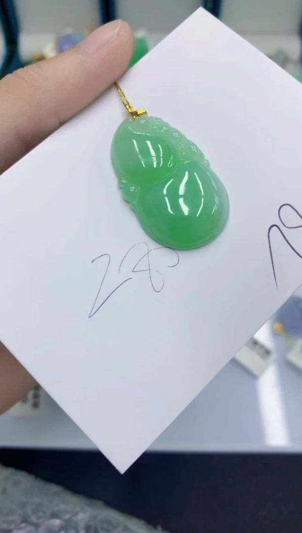 翡翠18K金镶嵌颈饰翡翠