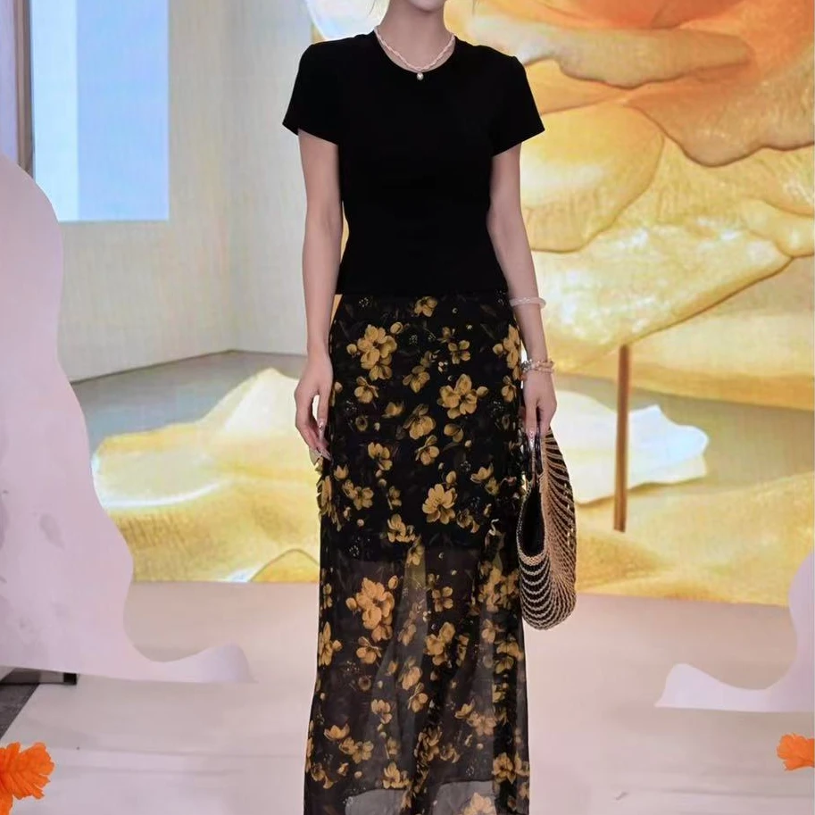 【小岛漫步】百搭上衣油画风印花半裙套装6766