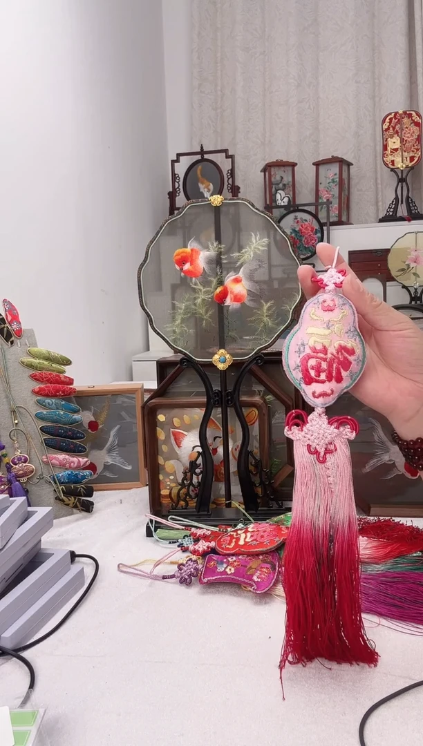 扇子苏绣作品手工车挂