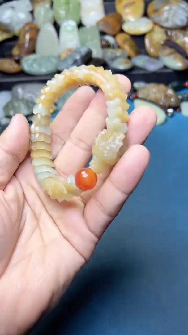 未镶嵌和田玉把件-
