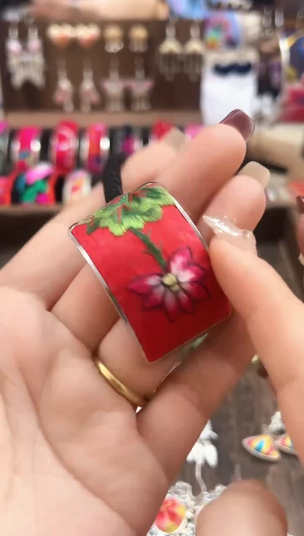 【闪购商品】织绣民族风老绣饰品350