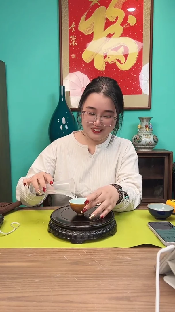 【闪购商品】杯黄釉窑变鸡心杯/微瑕