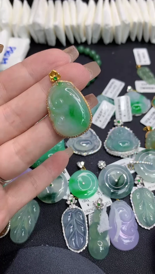 吊坠(不含链)18K金镶嵌翡翠11