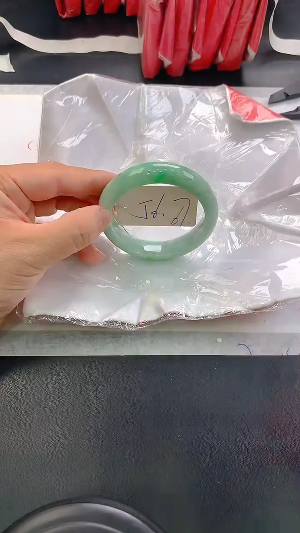 未镶嵌手镯翡翠67