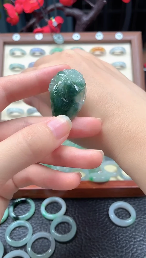 未镶嵌戒指翡翠叶子