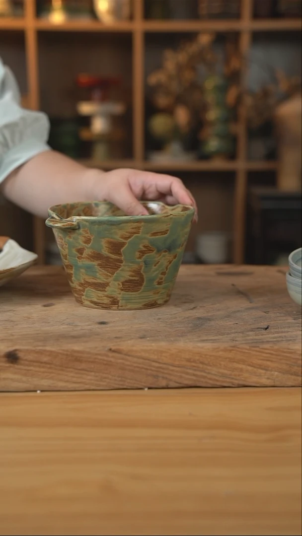 黄绿色的双耳深桶