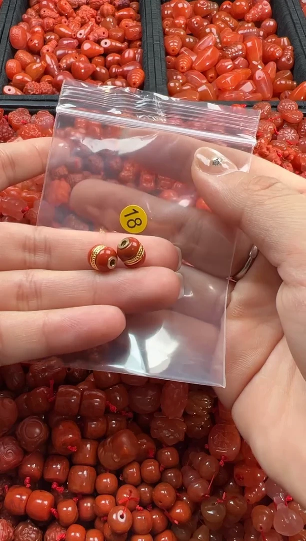 【闪购商品】南红玛瑙颈饰未镶嵌1