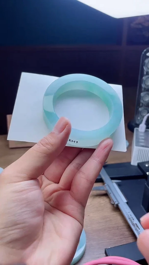 未镶嵌手镯定制翡翠阿*莎定制