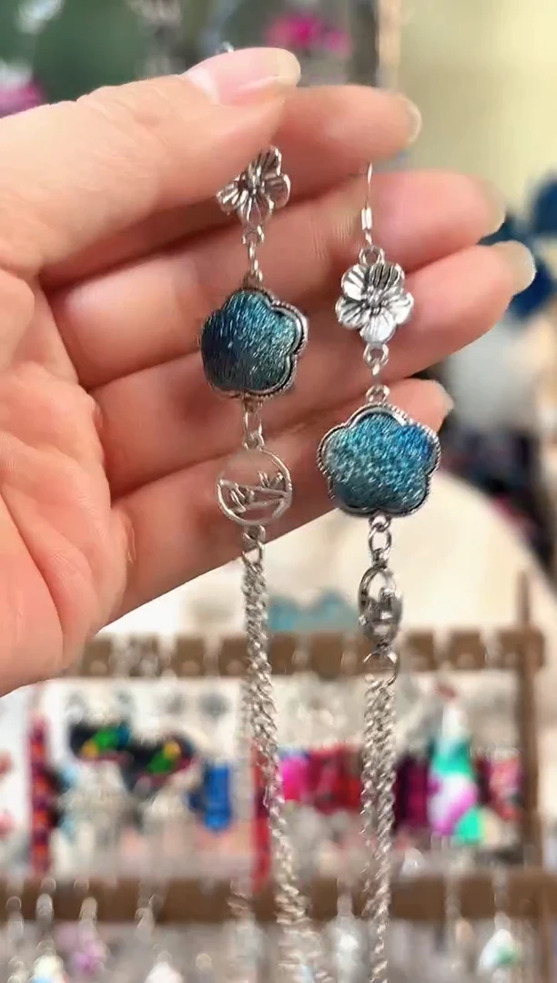 彩云南阁非遗老绣苗银饰品543