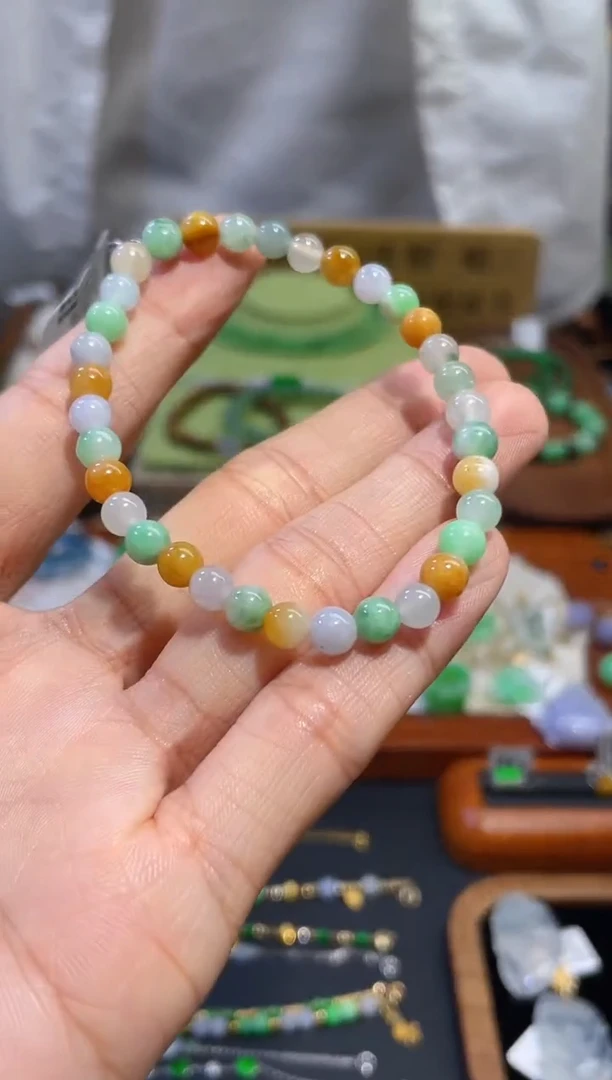 颈饰未镶嵌翡翠手串