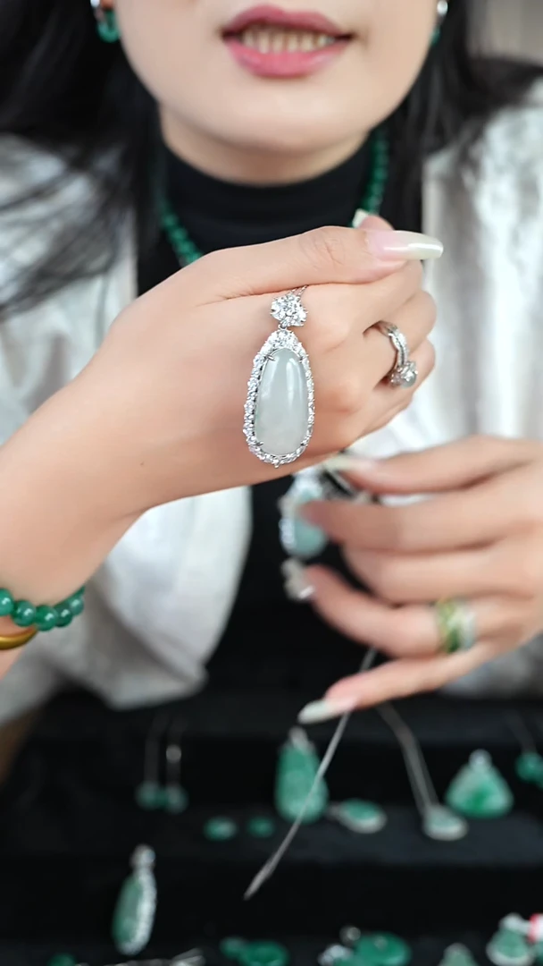 钛钢石英质玉（非洲翠）珠宝奇石福瓜