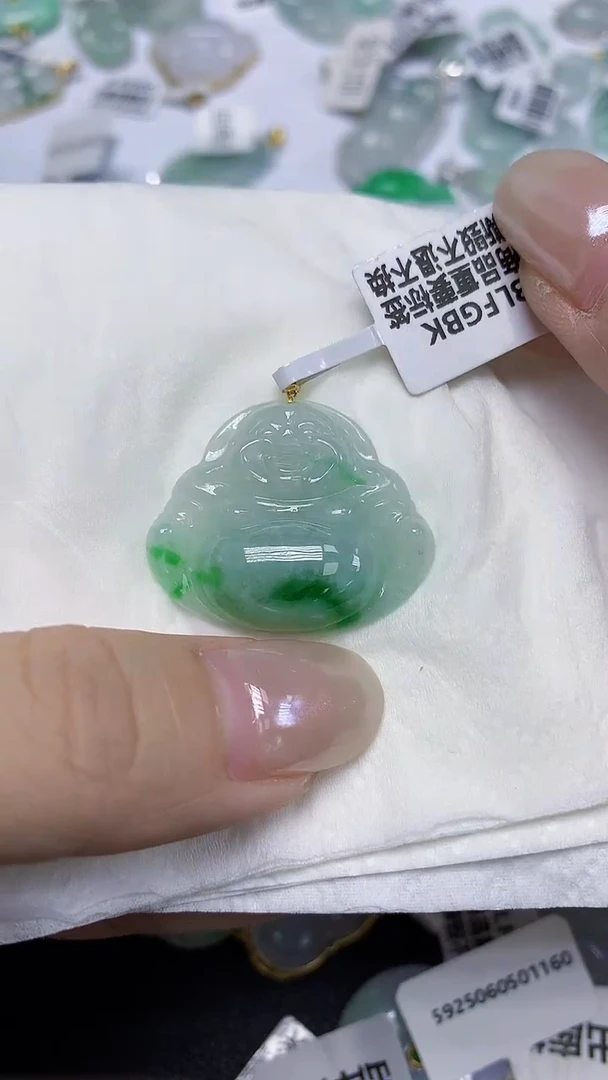 翡翠18K金镶嵌颈饰天然缅甸翡翠A货