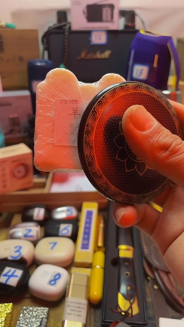 瓷片闪购商品 如图所示