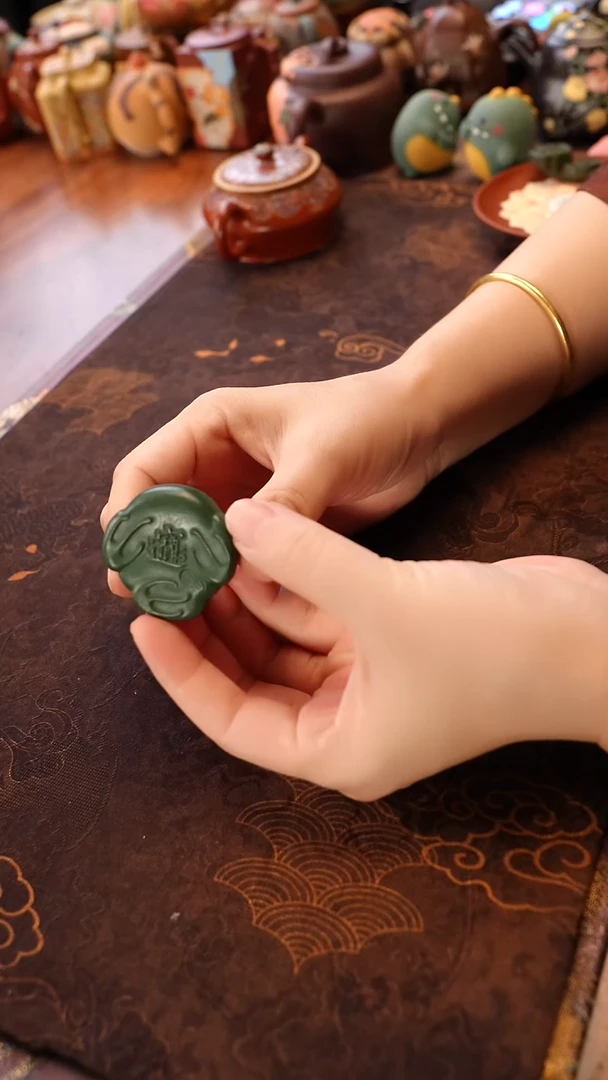 茶壶紫砂绿泥金蟾