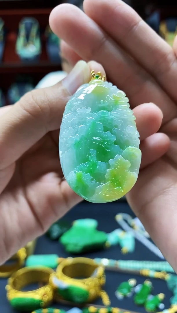 颈饰未镶嵌翡翠吊坠