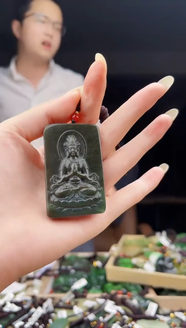 颈饰未镶嵌和田玉1