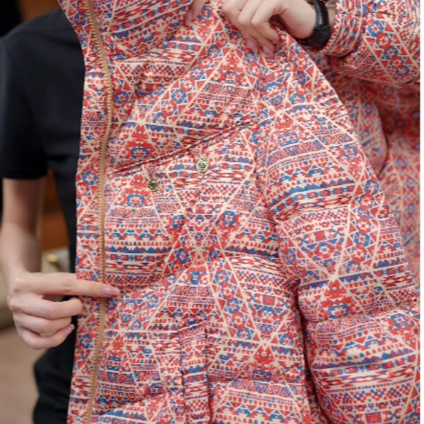 安然- 2025新款法式复古气质显瘦修身羽绒服W53Q38420