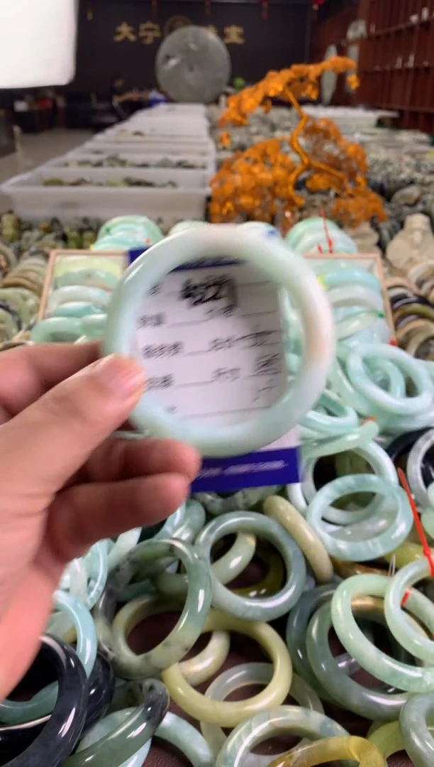 蛇纹石玉未镶嵌手镯4221