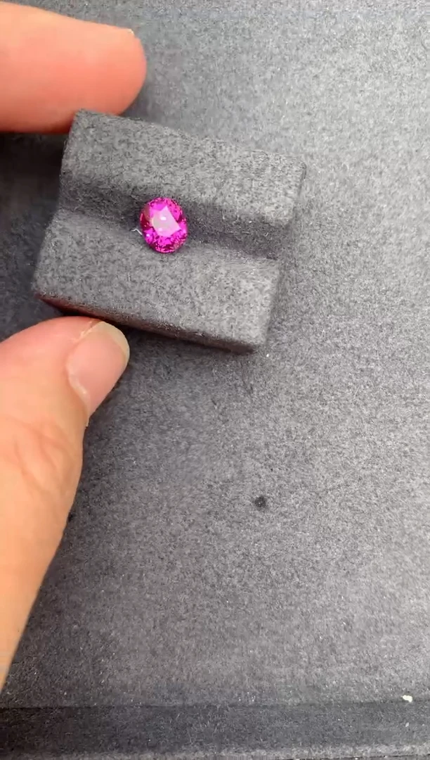 【闪购商品】彩色蓝宝石裸石未镶嵌1.5ct无烧紫蓝宝