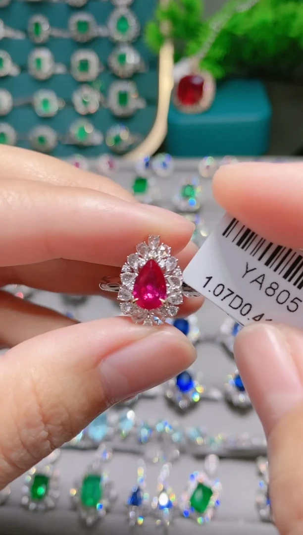 18K金镶嵌18K金戒指红宝石.