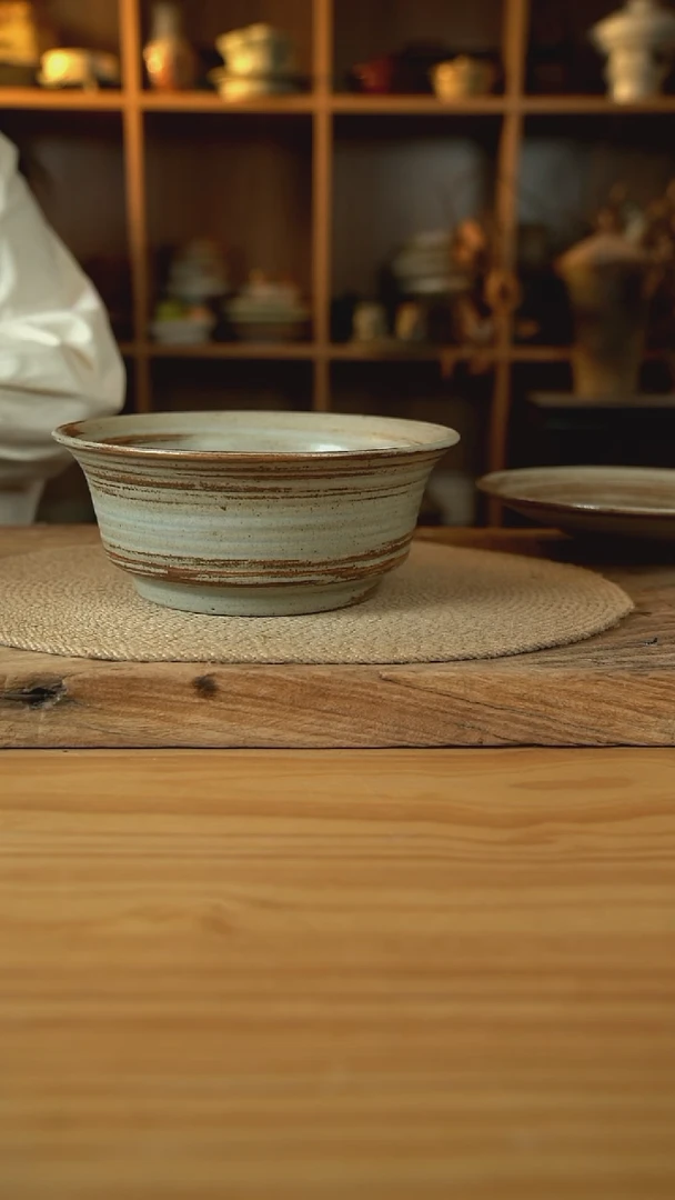 岁月风情系列的9英寸外纹大深盘1个