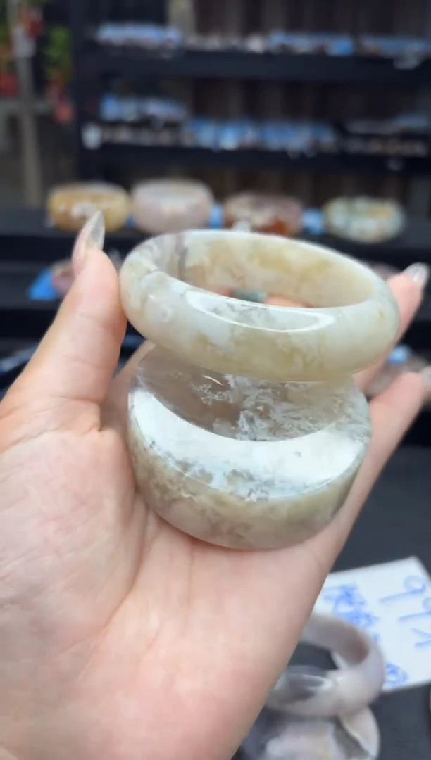 石英质玉手镯未镶嵌355(61圈赠送镯心)