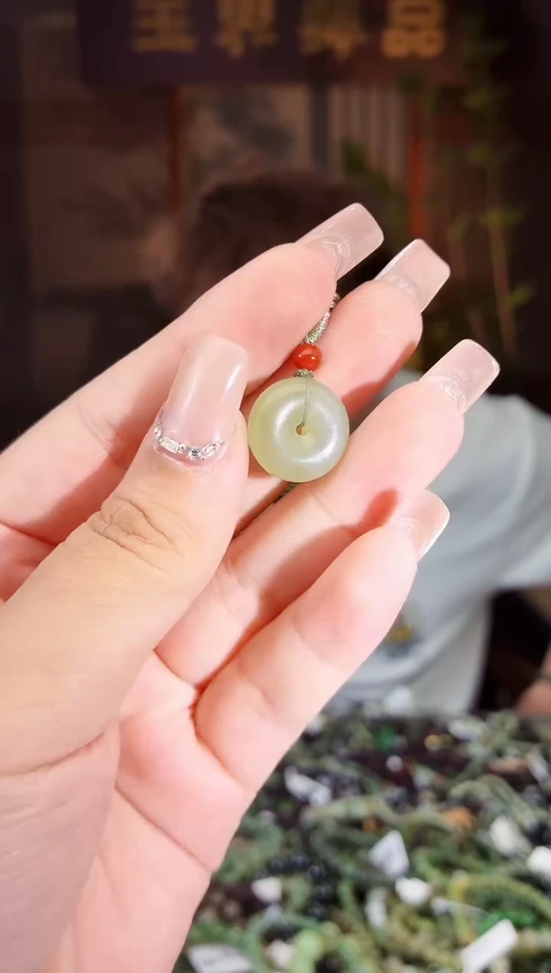 和田玉未镶嵌颈饰拍一发一