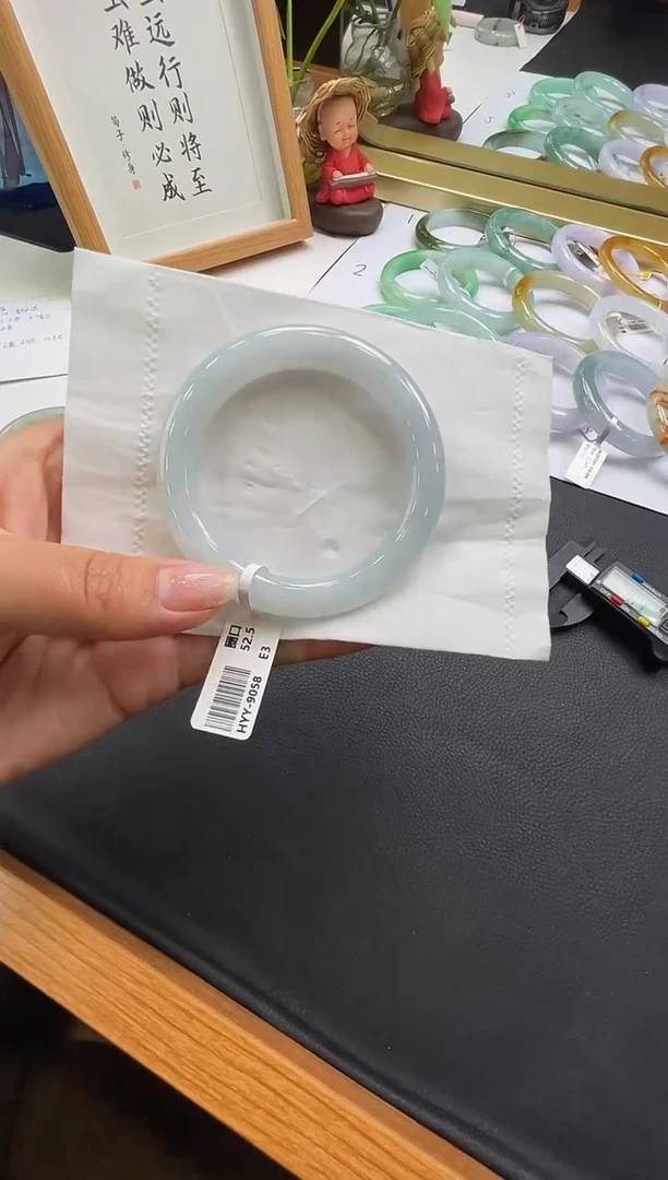 未镶嵌手镯翡翠A货翡翠 1