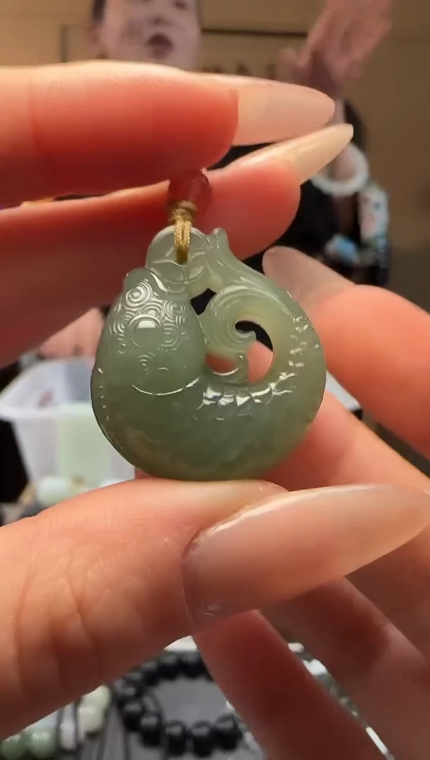 【闪购商品】和田玉晴水鱼未镶嵌吊坠